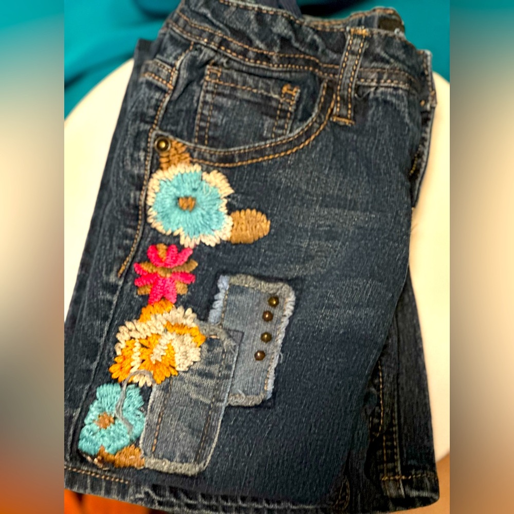 Girls size 8 Squeeze Jeans